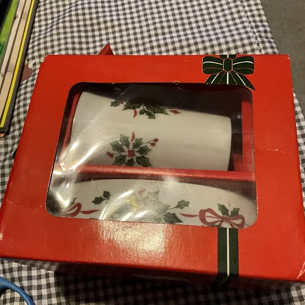 Vtg Christmas Holiday Ceramic Soap dish and Cup Made In Japan